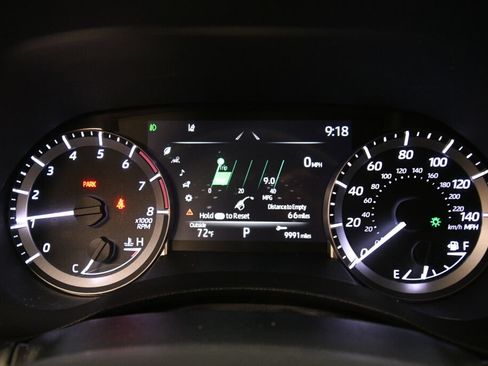 Used 2023 Toyota Highlander XLE AWD/4WD image 13