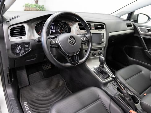 Used 2017 Volkswagen Golf S FWD image 6