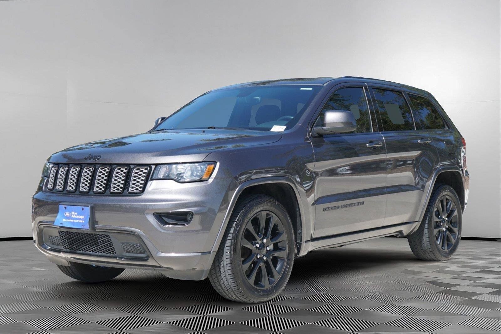 Used 2018 Jeep Grand Cherokee Altitude RWD image 8