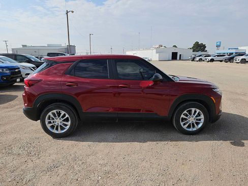 Used 2024 Chevrolet TrailBlazer LS w/ LS Convenience Package FWD image 9