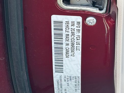 Used 2022 Chrysler Voyager LX FWD image 12