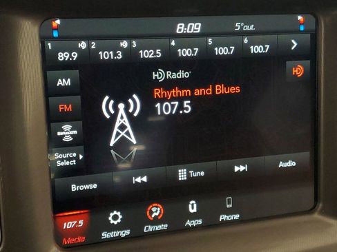 Used 2023 Dodge Charger SXT image 19