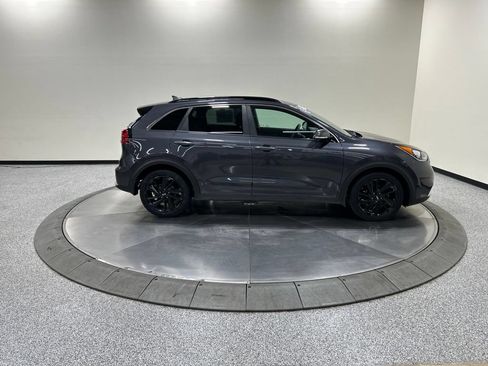 Used 2018 Kia Niro EX w/ EX Touring Graphite Edition FWD image 5