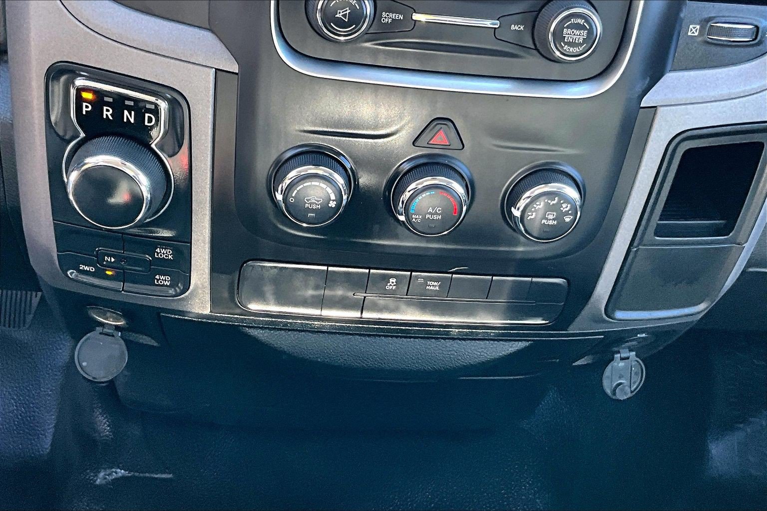 Used 2018 RAM 1500 Express AWD/4WD image 25
