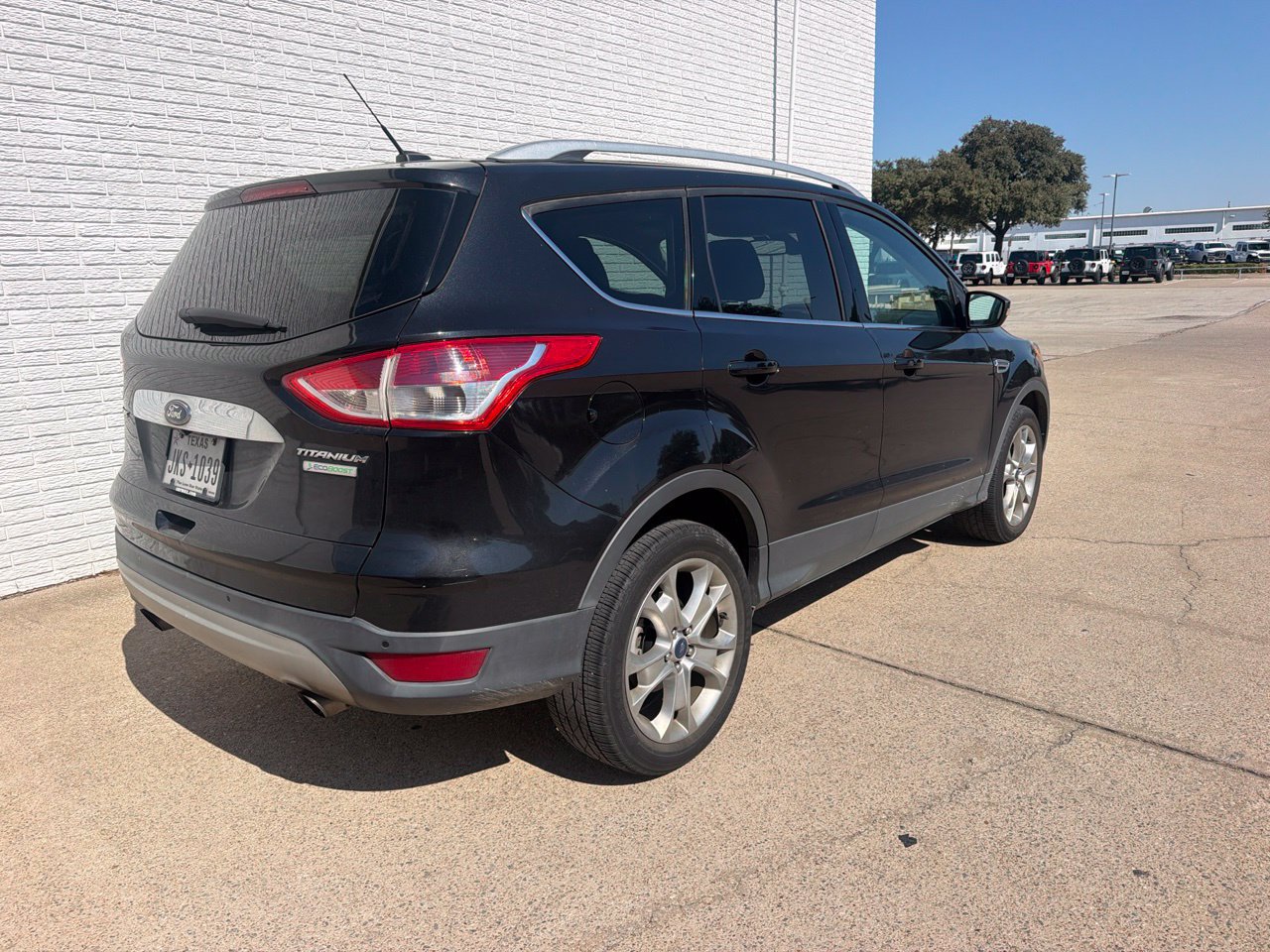 Used 2014 Ford Escape Titanium w/ Equipment Group 401A FWD image 3