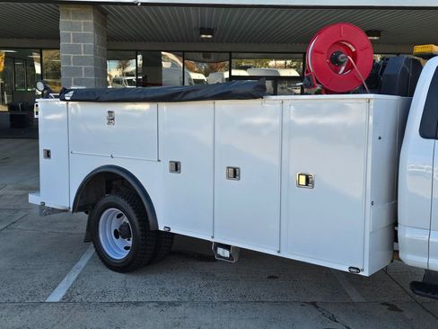 Used 2022 Ford F550 2WD Regular Cab Super Duty image 19