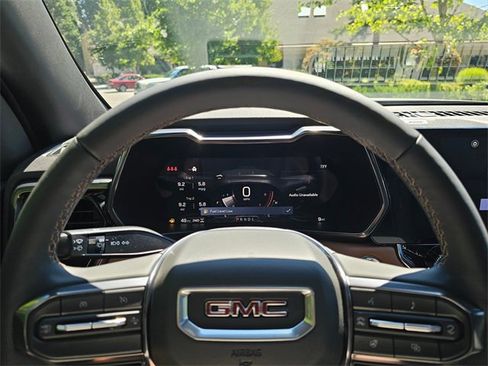 New 2025 GMC Canyon AT4 w/ Nightfall Edition image 22