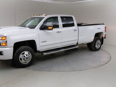 Used 2017 Chevrolet Silverado 3500 High Country image 19