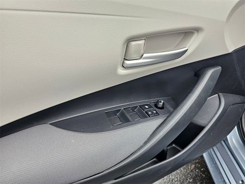 Used 2021 Toyota Corolla L image 19