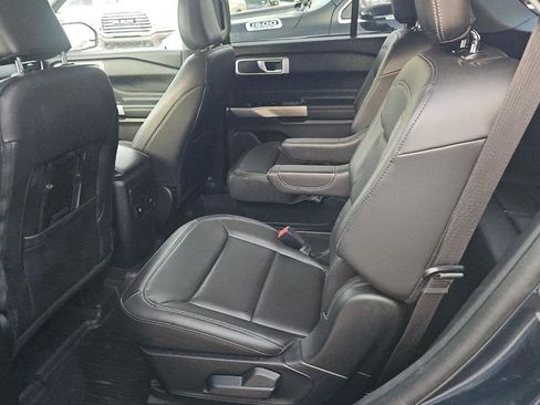 Used 2023 Ford Explorer XLT w/ Equipment Group 202A image 7