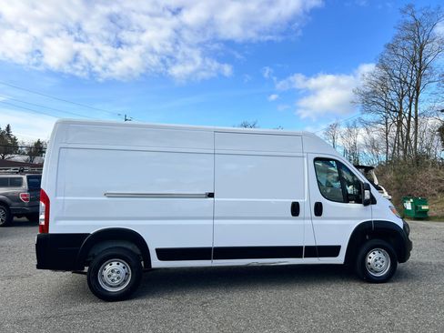 Used 2023 RAM ProMaster 2500 FWD image 8