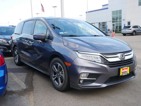 Used 2018 Honda Odyssey Touring image 2