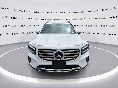 Used 2025 Mercedes-Benz GLB 250 4MATIC image 3
