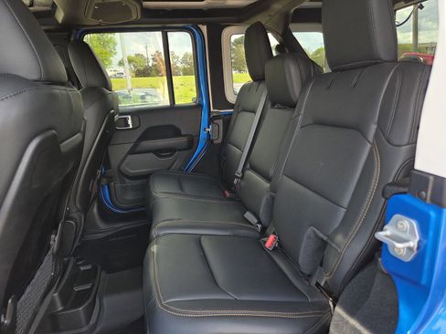 New 2026 Jeep Wrangler Sahara AWD/4WD image 18