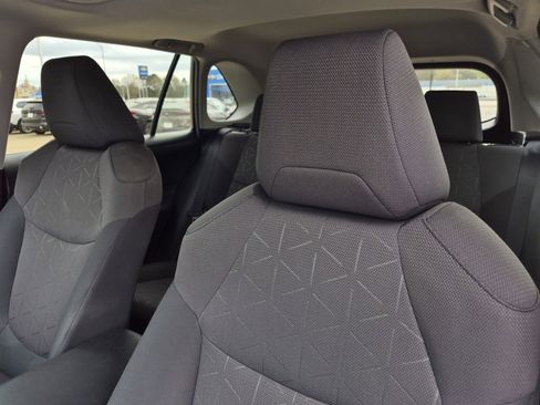 Used 2019 Toyota RAV4 XLE image 27