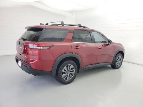 Used 2022 Nissan Pathfinder SV FWD image 5