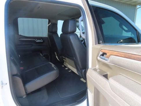 Used 2025 GMC Sierra 1500 SLT AWD/4WD image 28