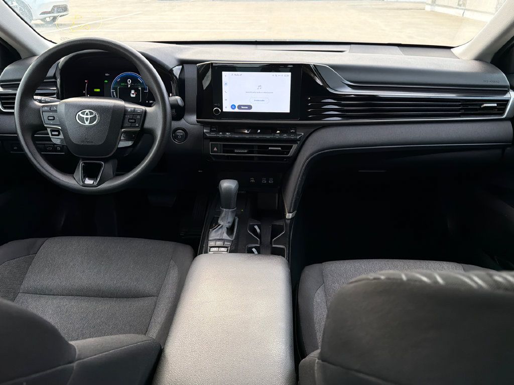 Used 2025 Toyota Camry LE FWD image 13