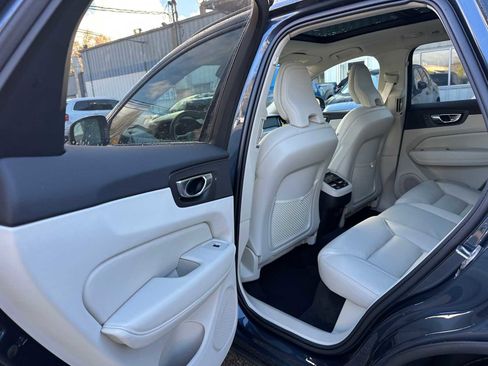 Used 2025 Volvo XC60 B5 Ultra w/ Protection Package Premier image 16