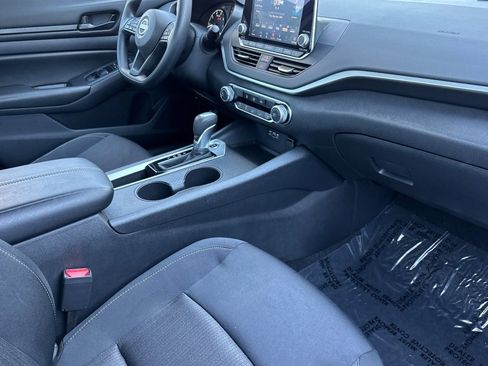 Used 2025 Nissan Altima 2.5 S image 15