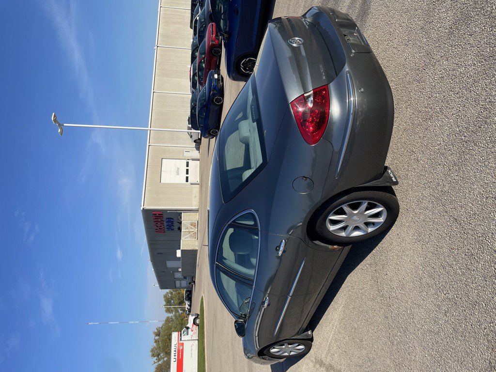 Used 2005 Buick LaCrosse CXS w/ Gold Convenience Package FWD image 4