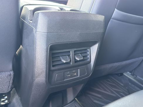 Used 2024 Chevrolet Colorado Z71 w/ Z71 Convenience Package 2 AWD/4WD image 27
