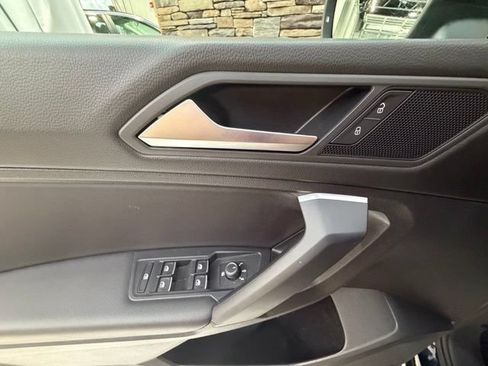 Used 2019 Volkswagen Tiguan SE AWD/4WD image 28