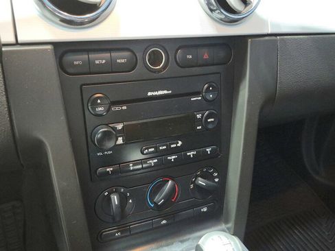 Used 2006 Ford Mustang GT RWD image 39