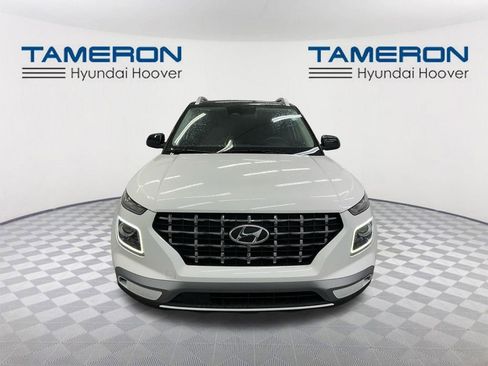 Certified 2023 Hyundai Venue Limited w/ Cargo Package image 8