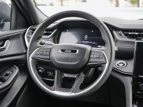 Used 2024 Jeep Grand Cherokee L Laredo AWD/4WD image 17