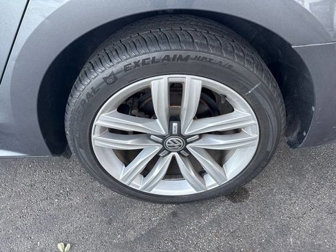 Used 2017 Volkswagen Passat 1.8T SE FWD image 24