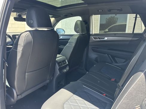 New 2026 Volkswagen Atlas Cross Sport SEL Premium R-Line AWD/4WD image 14
