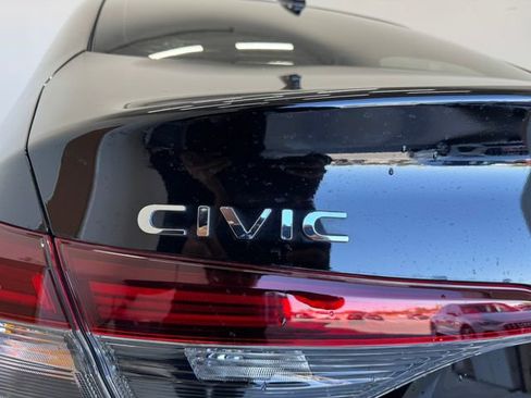Used 2025 Honda Civic Sport image 39