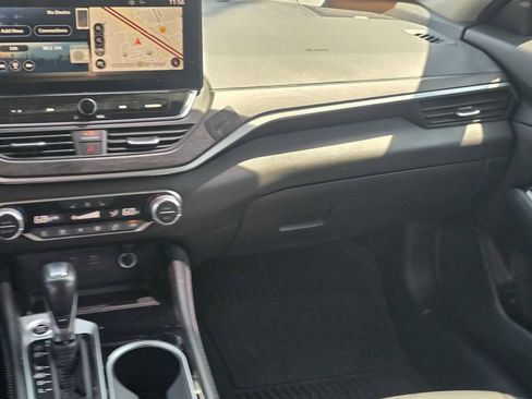 Used 2023 Nissan Altima 2.5 SL FWD image 18