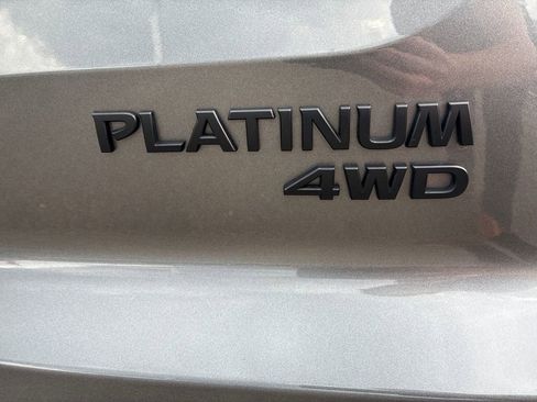 Used 2023 Nissan Pathfinder Platinum AWD/4WD image 9
