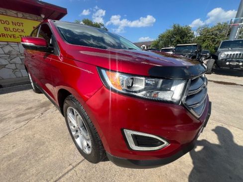Used 2017 Ford Edge Titanium w/ Equipment Group 301A FWD image 3