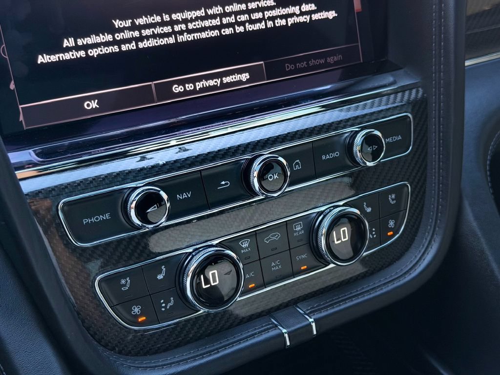 Used 2021 Bentley Bentayga AWD/4WD image 23