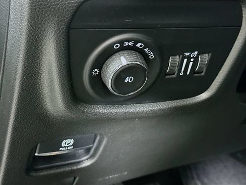 Used 2021 Jeep Grand Cherokee L Limited AWD/4WD image 19