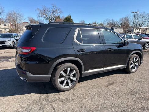 Used 2025 Honda Pilot Touring image 16