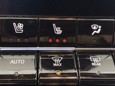 Certified 2025 Chevrolet Colorado ZR2 w/ Midnight Edition image 24