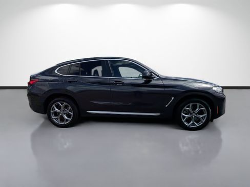 Used 2025 BMW X4 xDrive30i AWD/4WD image 2