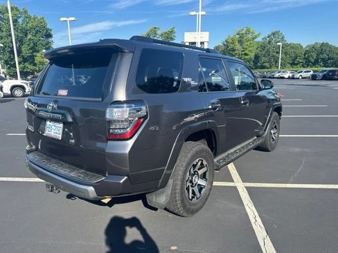 Used 2019 Toyota 4Runner TRD Off-Road AWD/4WD image 4