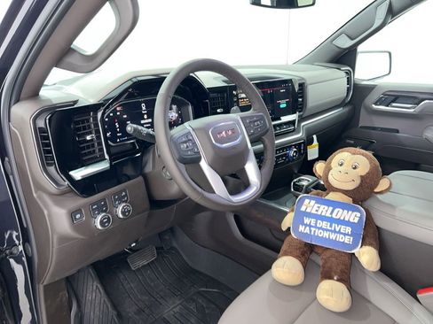 Used 2026 GMC Sierra 1500 SLT w/ SLT Premium Plus Package AWD/4WD image 9