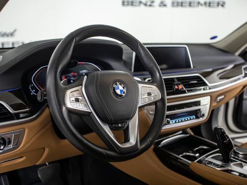 Used 2022 BMW 750i xDrive AWD/4WD image 21