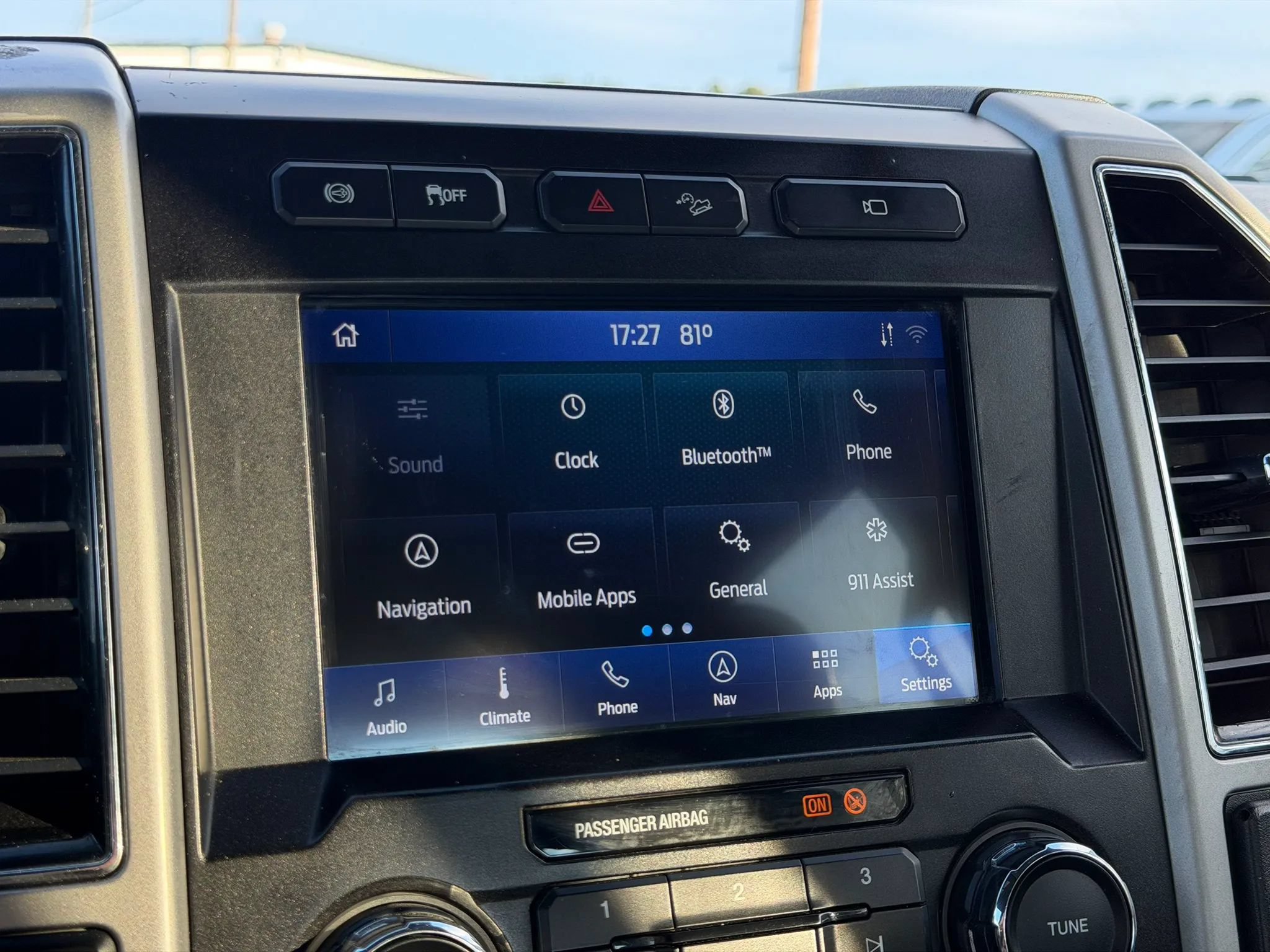 Used 2021 Ford F250 Lariat AWD/4WD image 32