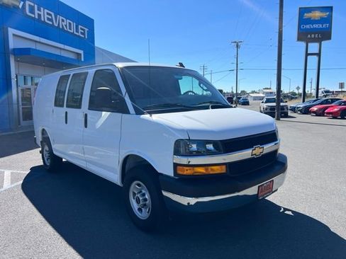 Used 2025 Chevrolet Express 2500 w/ Driver Convenience Package RWD image 3