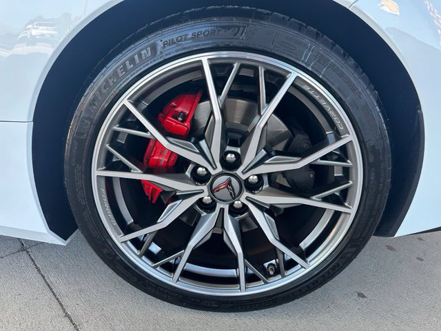 Used 2024 Chevrolet Corvette Stingray Premium Conv w/ Z51 Performance Package RWD image 9