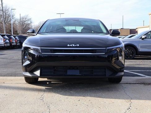 New 2025 Kia K4 LXS image 2