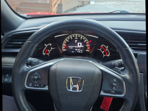 Used 2018 Honda Civic Sport image 20