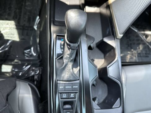 Used 2025 Toyota Camry SE FWD image 20